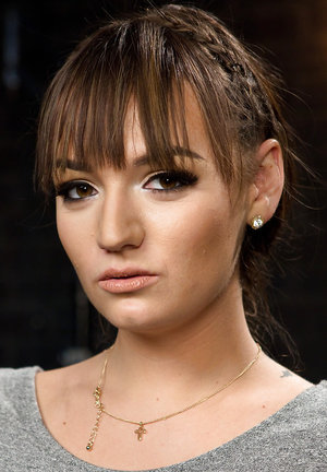 18 year old Brooke Lynn giving and receiving oral sex before facial cumshot